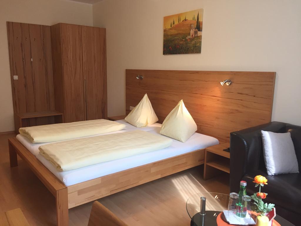 Gasthaus Hotel Feldschlange Ried im Innkreis Eksteriør bilde